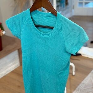 Lulu Lemon top Kelly Green